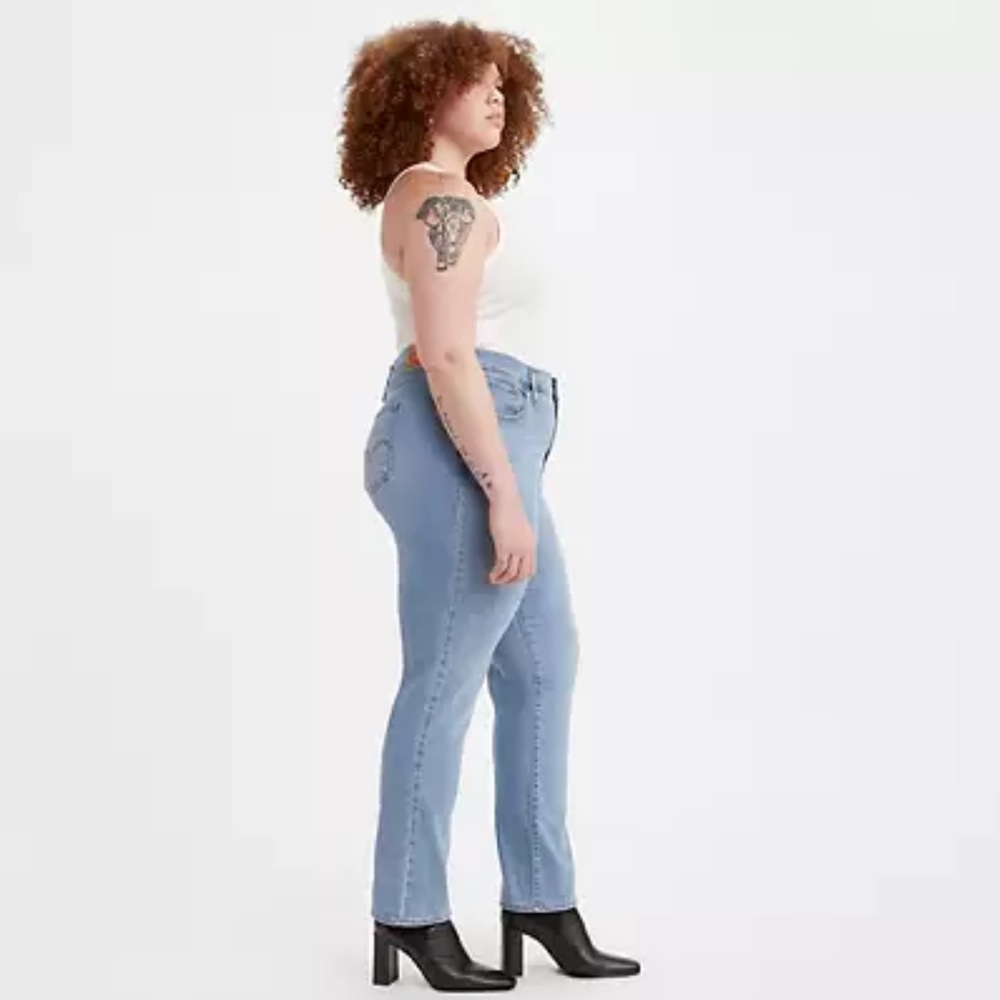 Levi 724 HIGH RISE STRAIGHT WOMEN'S JEANS size 32
